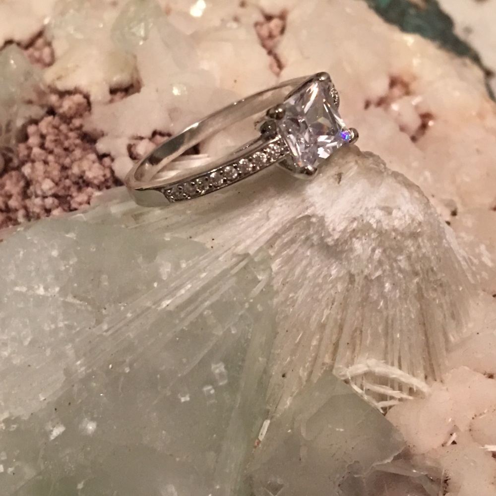 💋💋Princess Cut Sterling Silver Engagement💋💋 - Picture 5 of 7